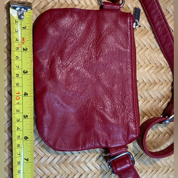 Wilsons Leather Small Red Leather Waist Bag - Picture 4 of 7